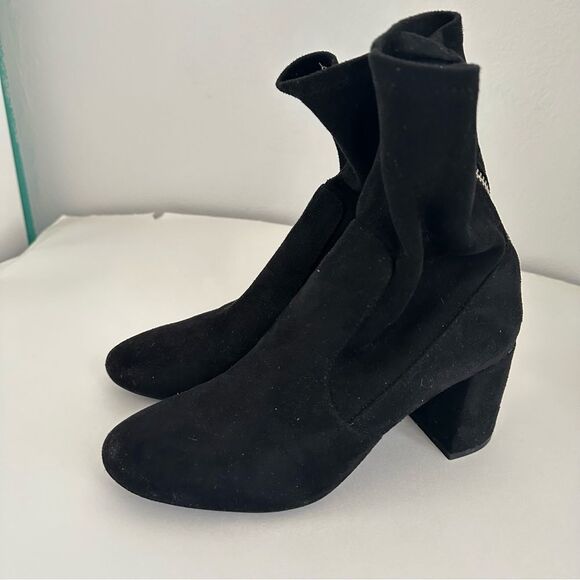 Zara Black Ankle Booties Sleek Modern Design - Picture 5 of 5